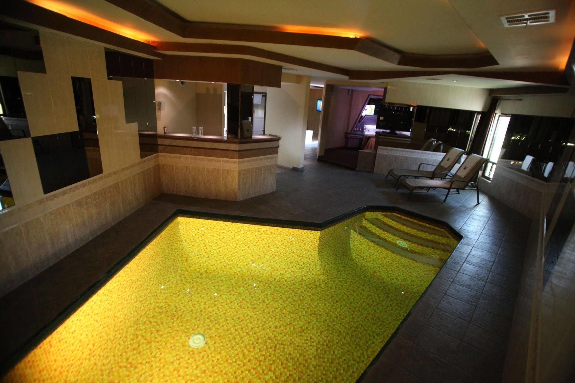 Motel Mediterraneo Mexicali Zewnętrze zdjęcie