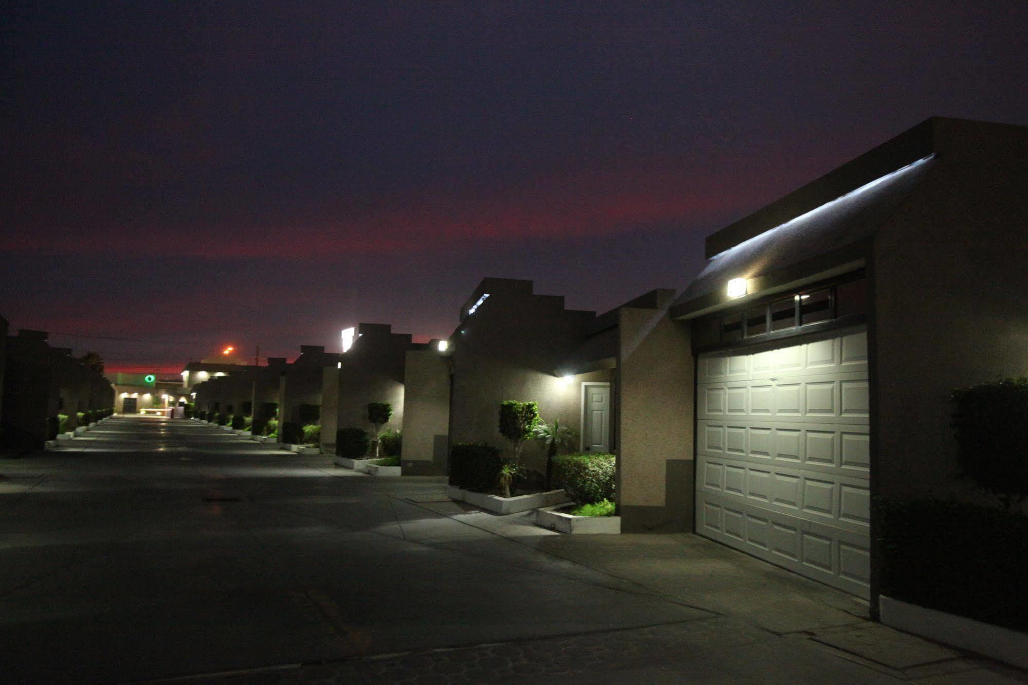 Motel Mediterraneo Mexicali Zewnętrze zdjęcie